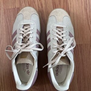 Adidas Women's Beige and Mauve Sneakers